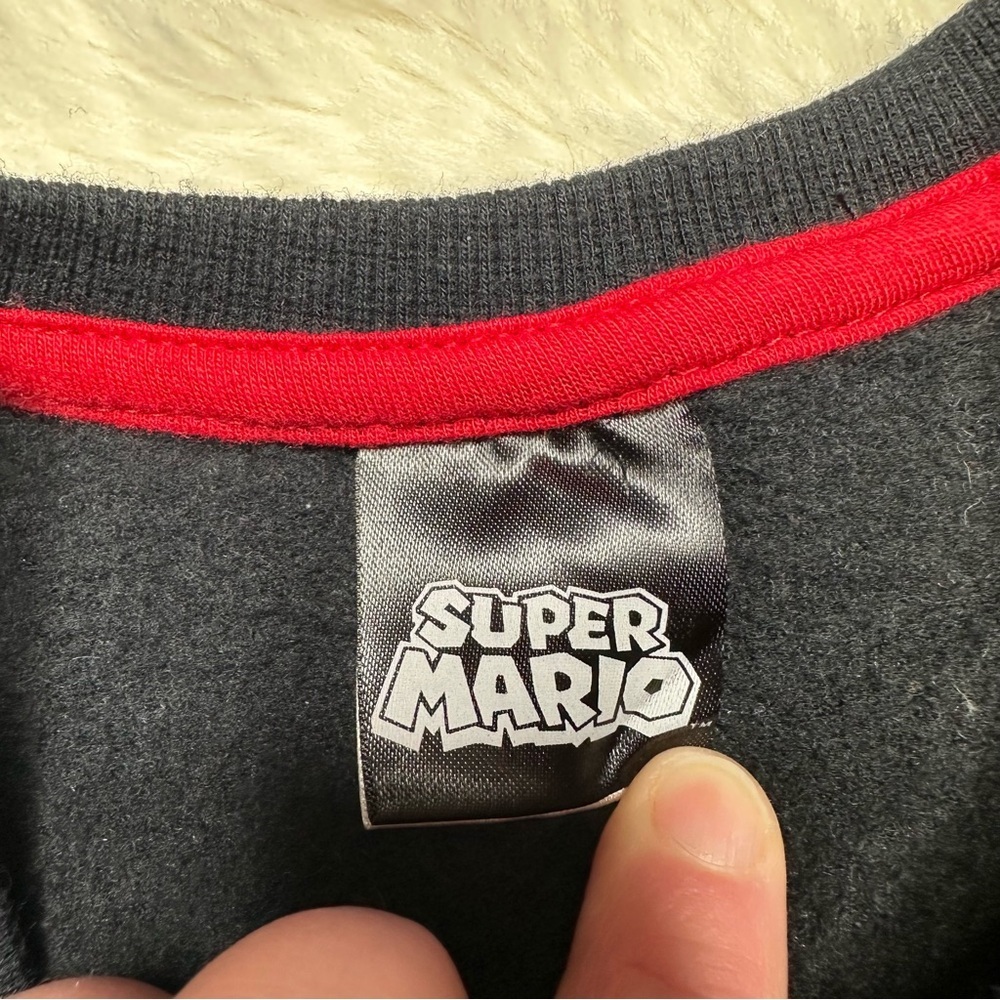 Nintendo Super Mario Sweatshirt Black & Red Size 5 - Picture 7 of 16